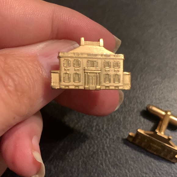 Designer Signed Cuff links from VA estate sale - Picture 3 of 4